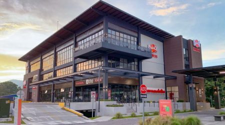 Invertir en plazas comerciales: ¿por qué es una opción rentable en 2025?